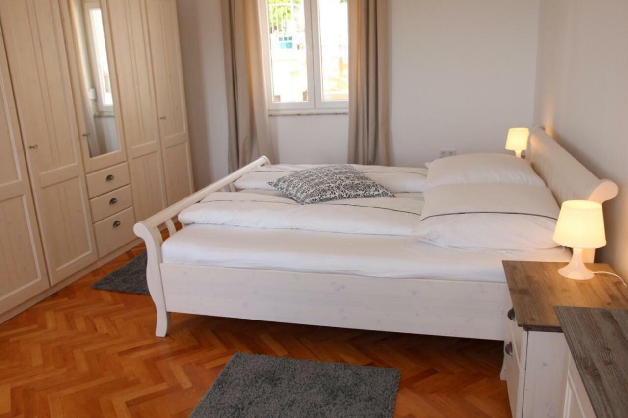 Central House Nona Цриквеница Экстерьер фото