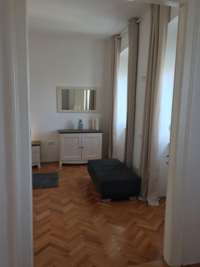 Central House Nona Цриквеница Экстерьер фото